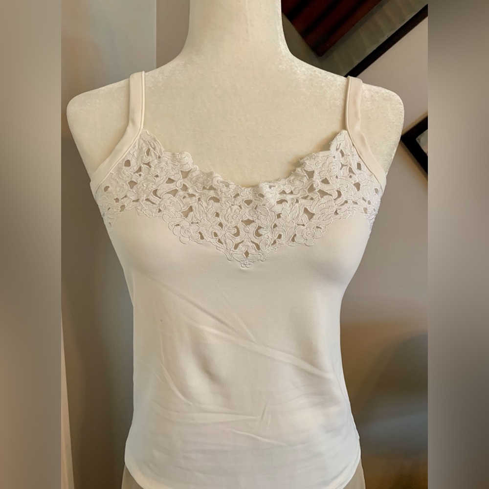 White Liz Claiborne tank with stitching